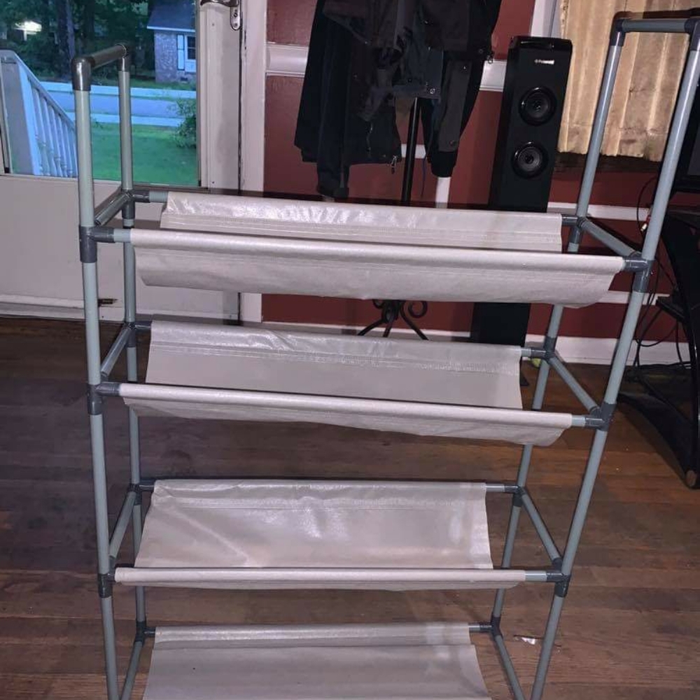 Shoe rack holds 16 to 20 pairs